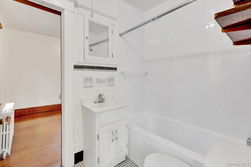 30 Brentwood Parkway Brentwood, NY 11717