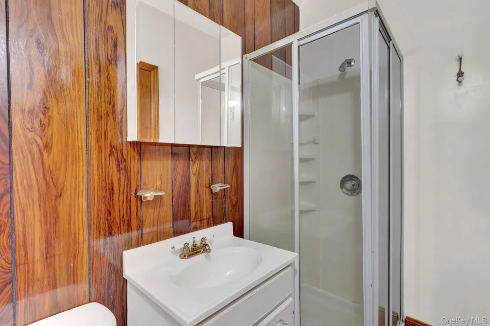 30 Brentwood Parkway Brentwood, NY 11717