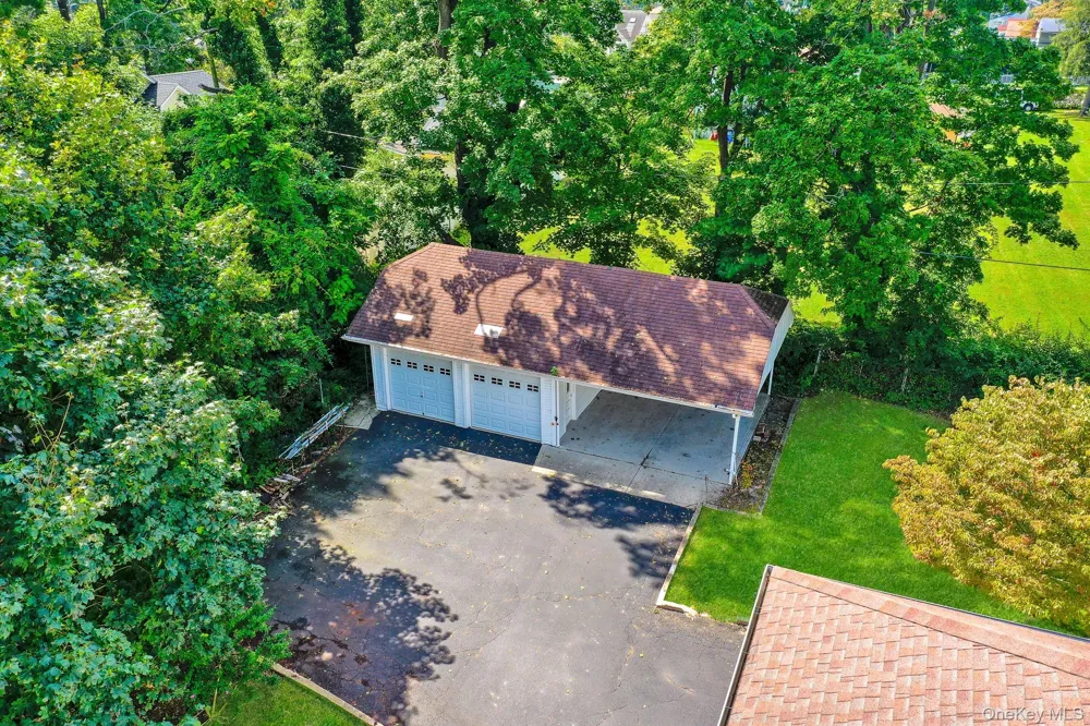 30 Brentwood Parkway Brentwood, NY 11717