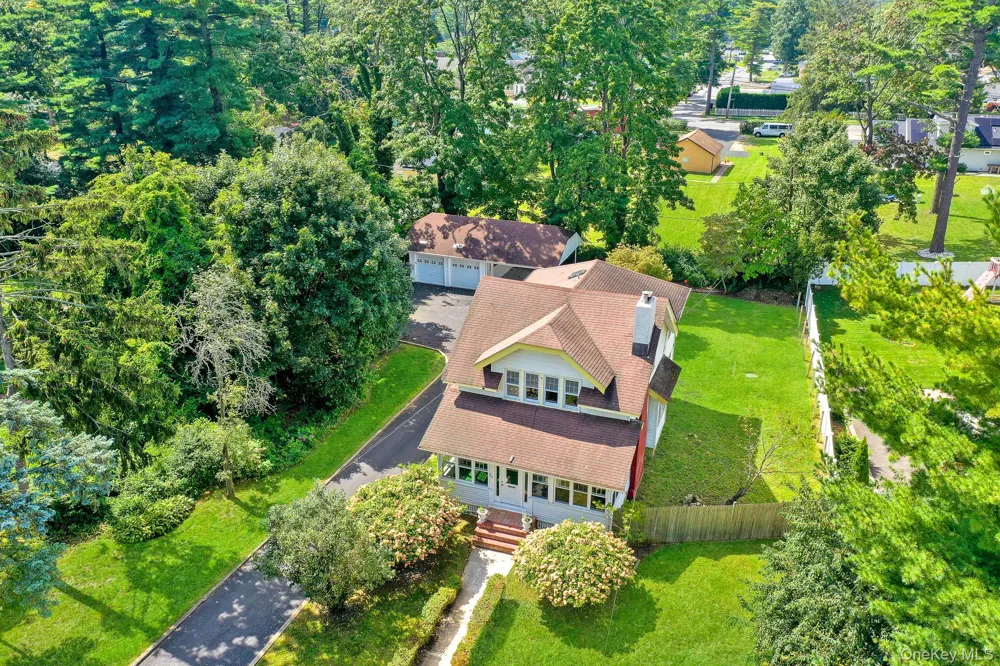 30 Brentwood Parkway Brentwood, NY 11717