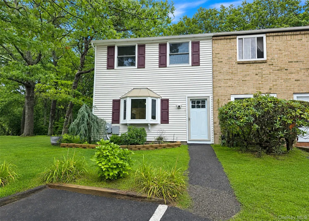 1 Wooded Way #1 Calverton, NY 11933