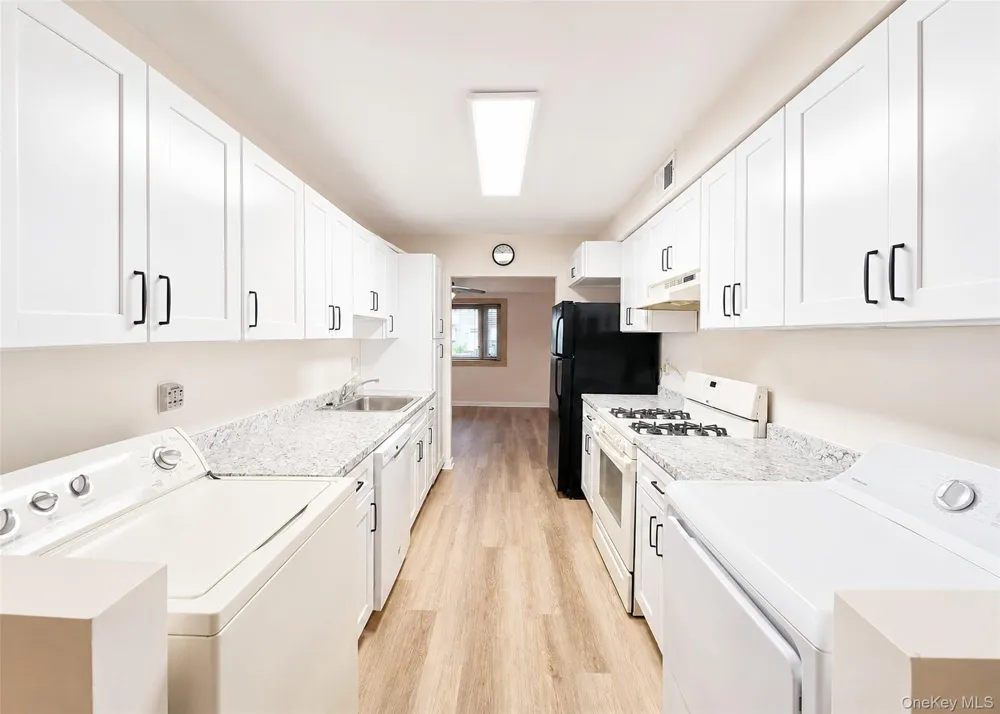 1 Wooded Way #1 Calverton, NY 11933