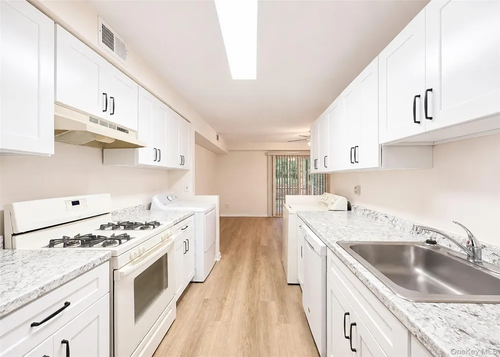 1 Wooded Way #1 Calverton, NY 11933