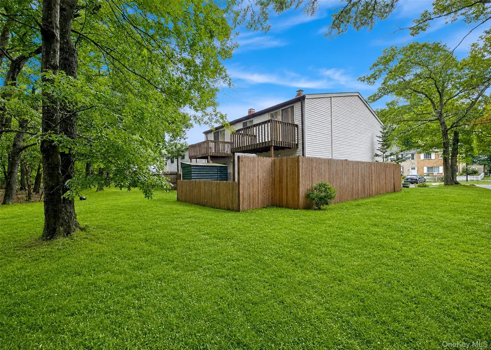 1 Wooded Way #1 Calverton, NY 11933