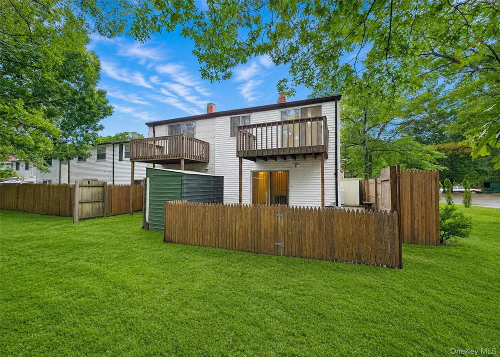 1 Wooded Way #1 Calverton, NY 11933
