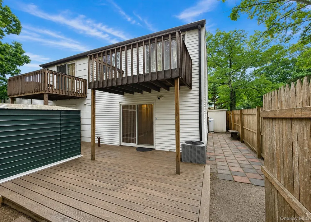 1 Wooded Way #1 Calverton, NY 11933