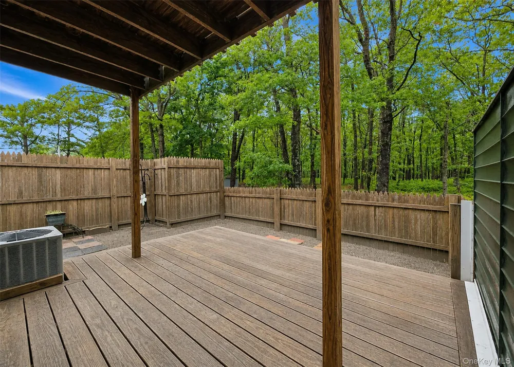 1 Wooded Way #1 Calverton, NY 11933