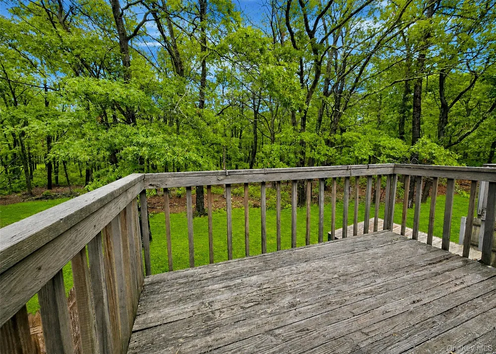 1 Wooded Way #1 Calverton, NY 11933