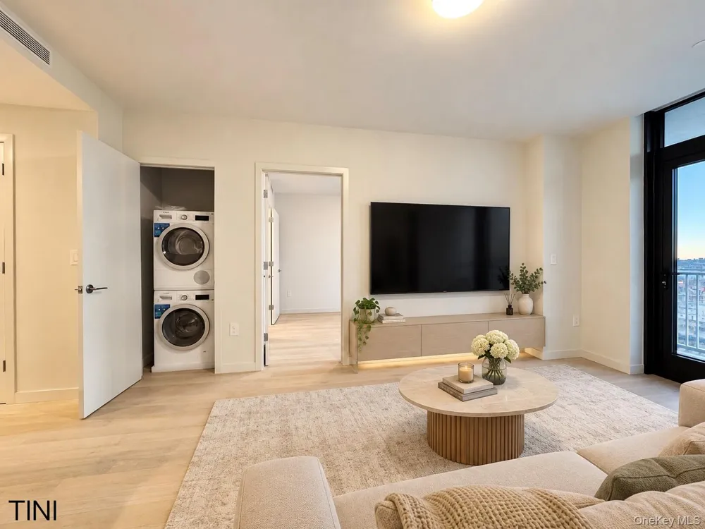 131-02 B 40th Road #16M Flushing, NY 11354