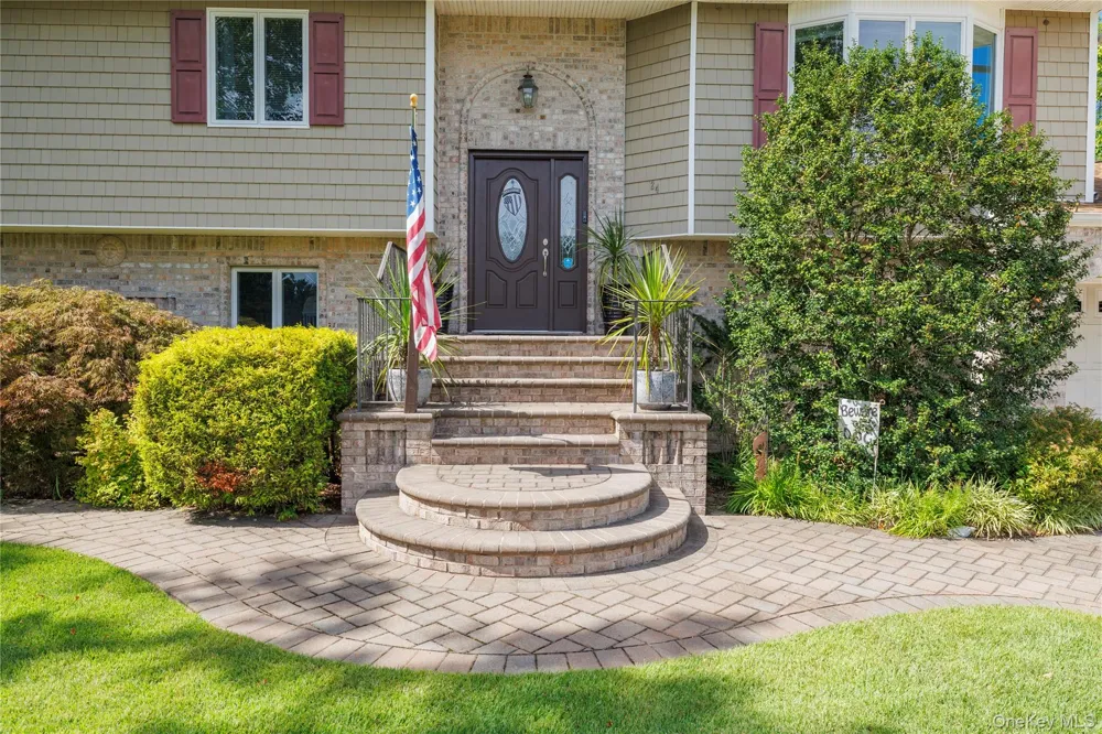 24 Sal Court Bohemia, NY 11716