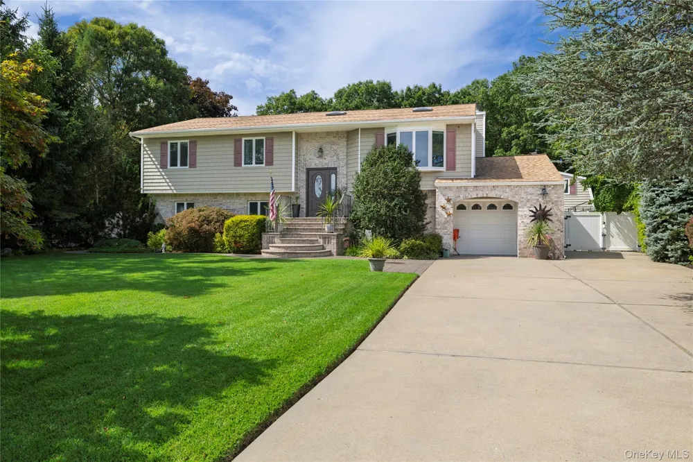 24 Sal Court Bohemia, NY 11716