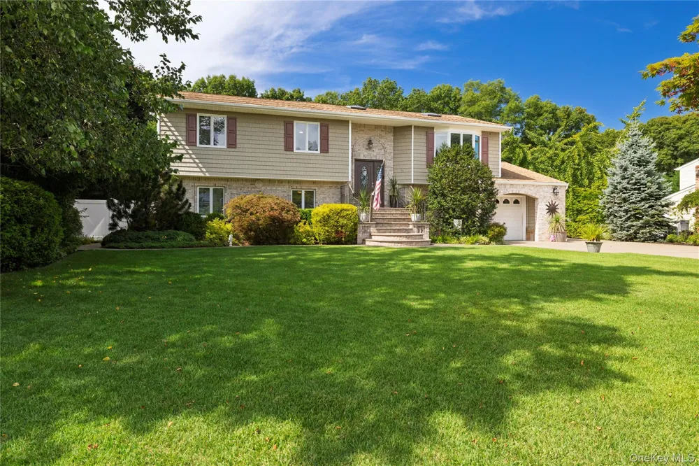24 Sal Court Bohemia, NY 11716