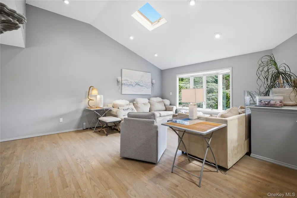 24 Sal Court Bohemia, NY 11716