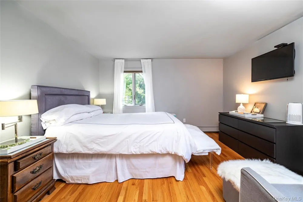 24 Sal Court Bohemia, NY 11716
