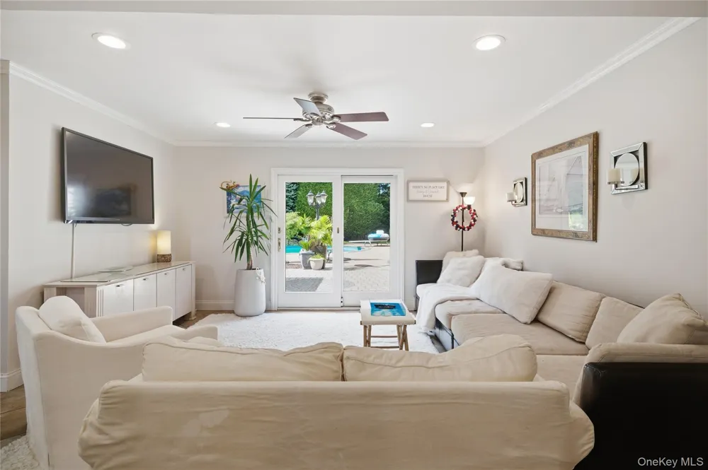 24 Sal Court Bohemia, NY 11716