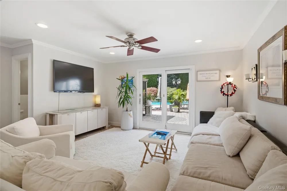 24 Sal Court Bohemia, NY 11716