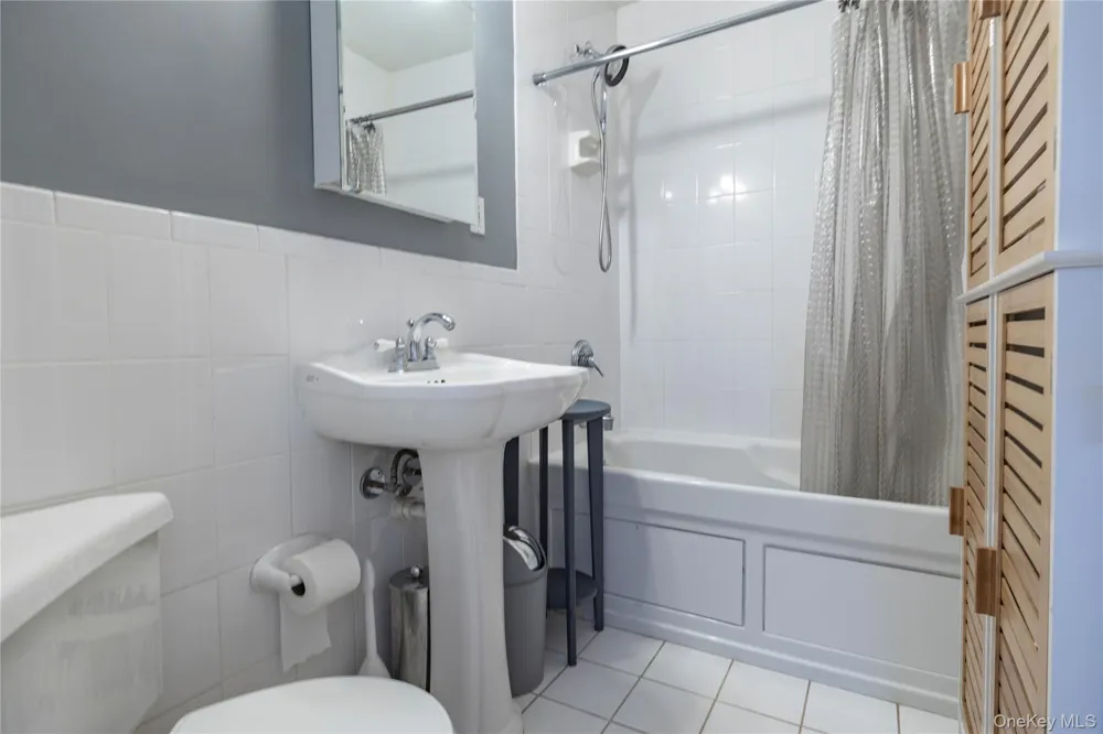 24 Sal Court Bohemia, NY 11716