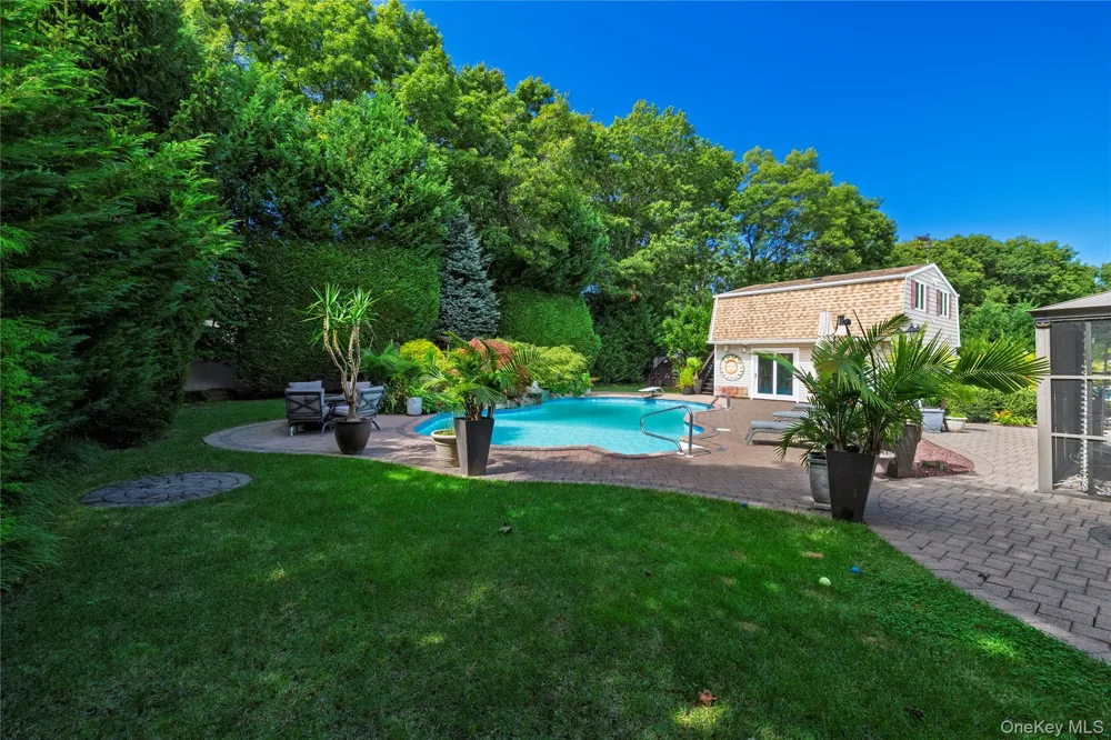 24 Sal Court Bohemia, NY 11716