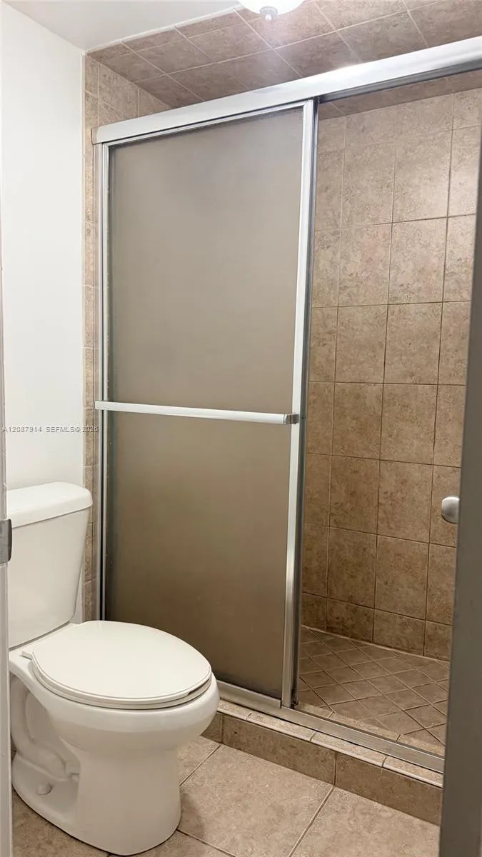17890 W Dixie Hwy 215 Hwy #215 North Miami Beach, FL 33160