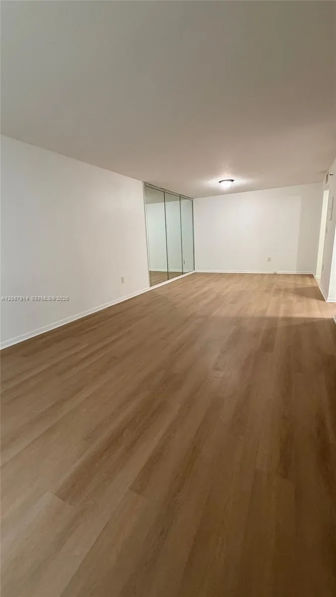 17890 W Dixie Hwy 215 Hwy #215 North Miami Beach, FL 33160