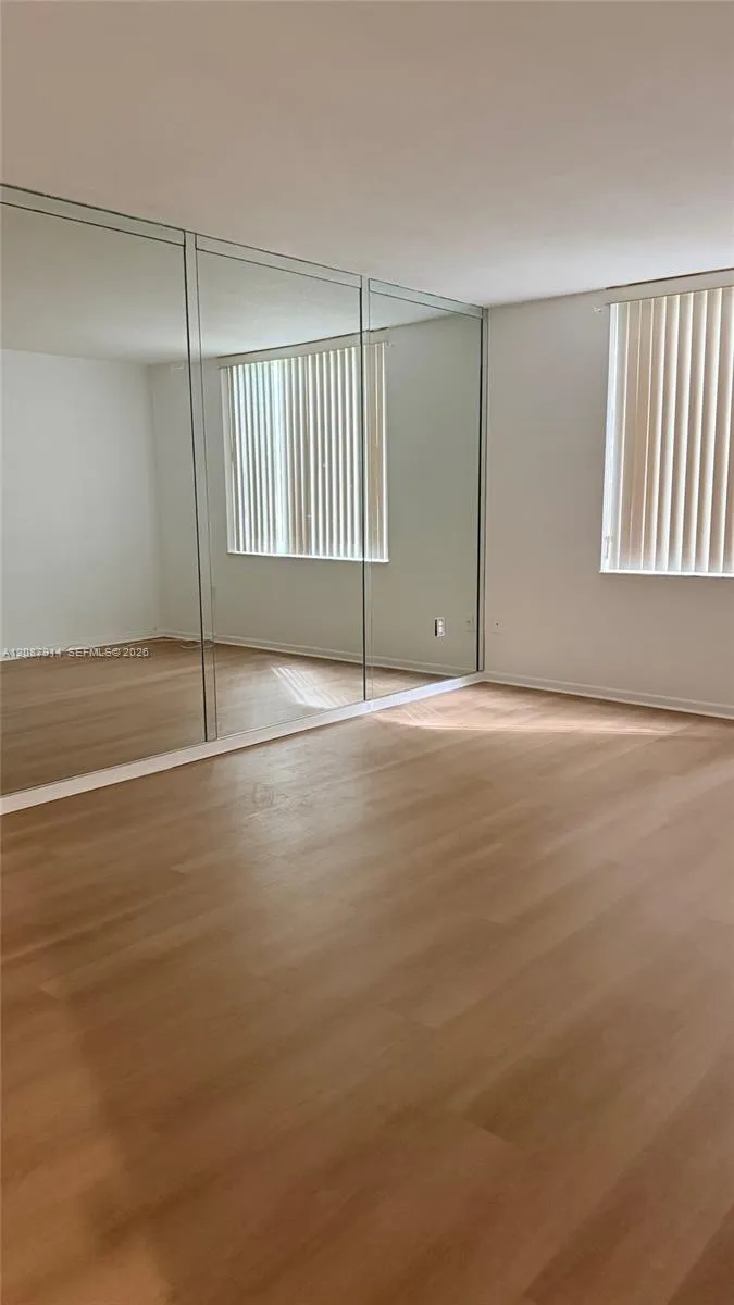 17890 W Dixie Hwy 215 Hwy #215 North Miami Beach, FL 33160