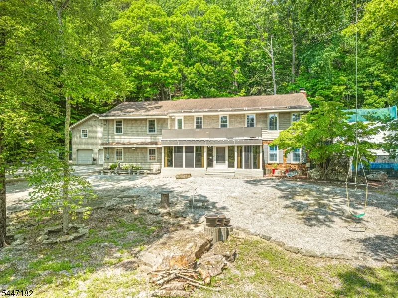90 Emmans Rd Roxbury, NJ 07852