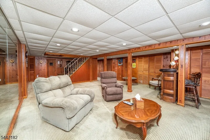 90 Emmans Rd Roxbury, NJ 07852