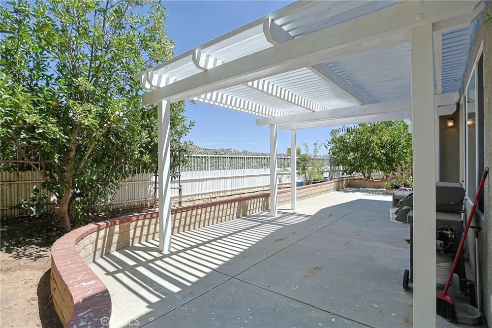 28611 Lupine St Castaic, CA 91384
