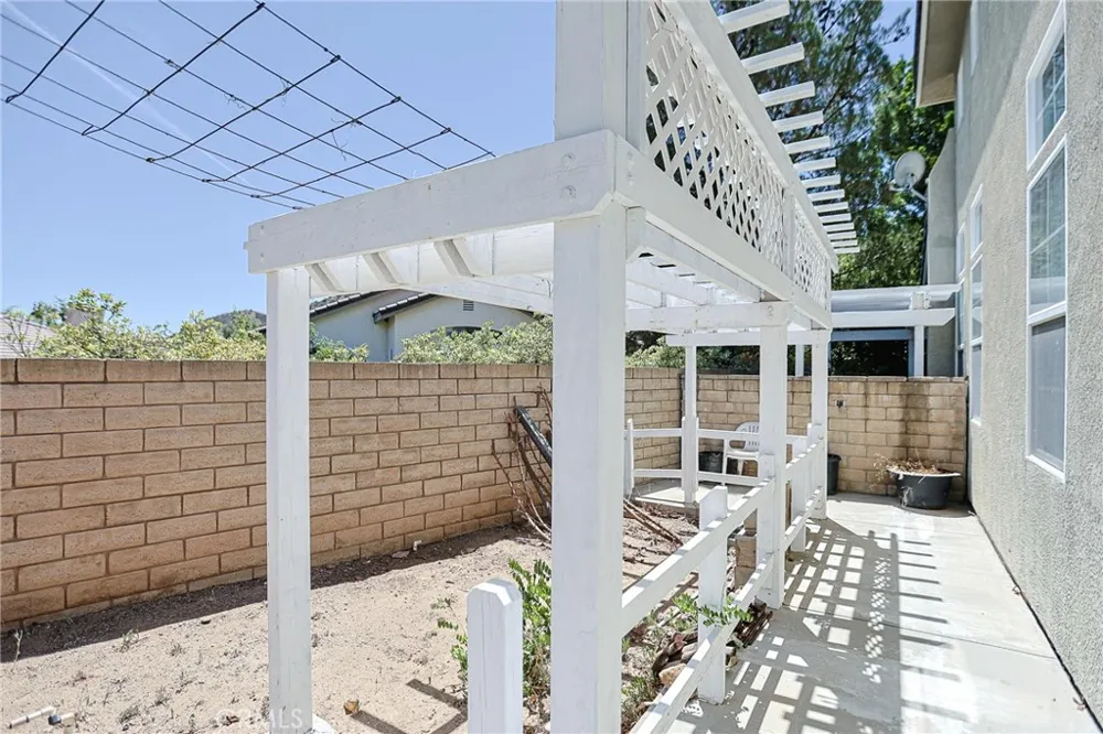 28611 Lupine St Castaic, CA 91384