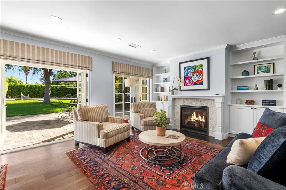 23534 Hatteras Street Woodland Hills, CA 91367