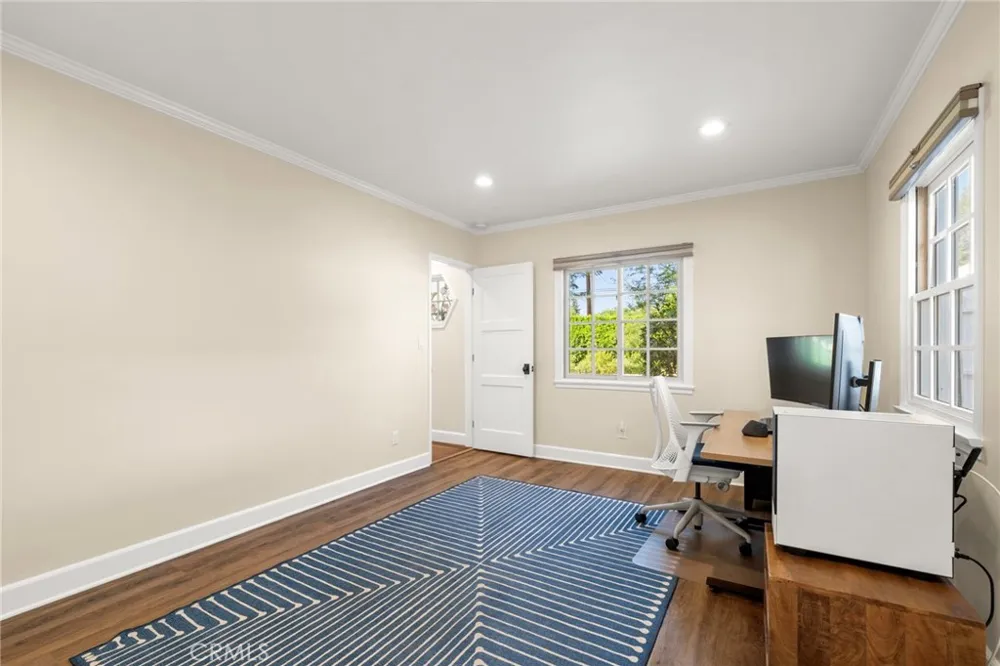 23534 Hatteras Street Woodland Hills, CA 91367