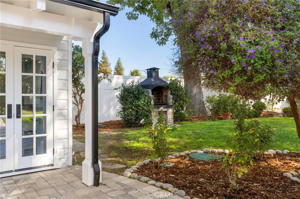 23534 Hatteras Street Woodland Hills, CA 91367