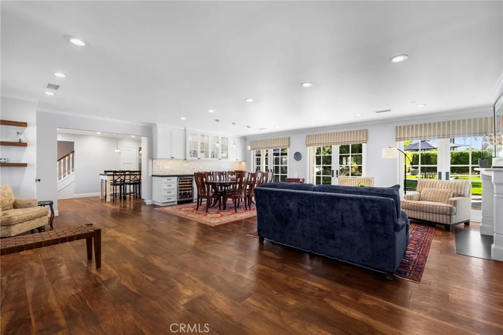 23534 Hatteras Street Woodland Hills, CA 91367