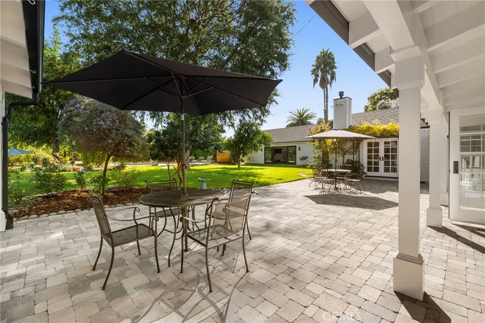 23534 Hatteras Street Woodland Hills, CA 91367