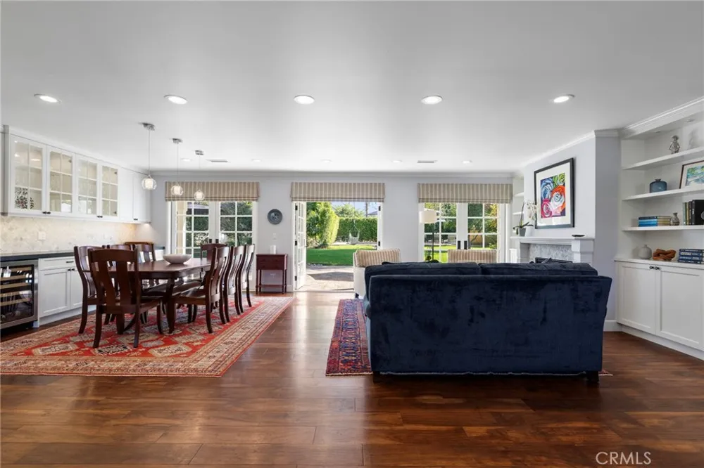 23534 Hatteras Street Woodland Hills, CA 91367