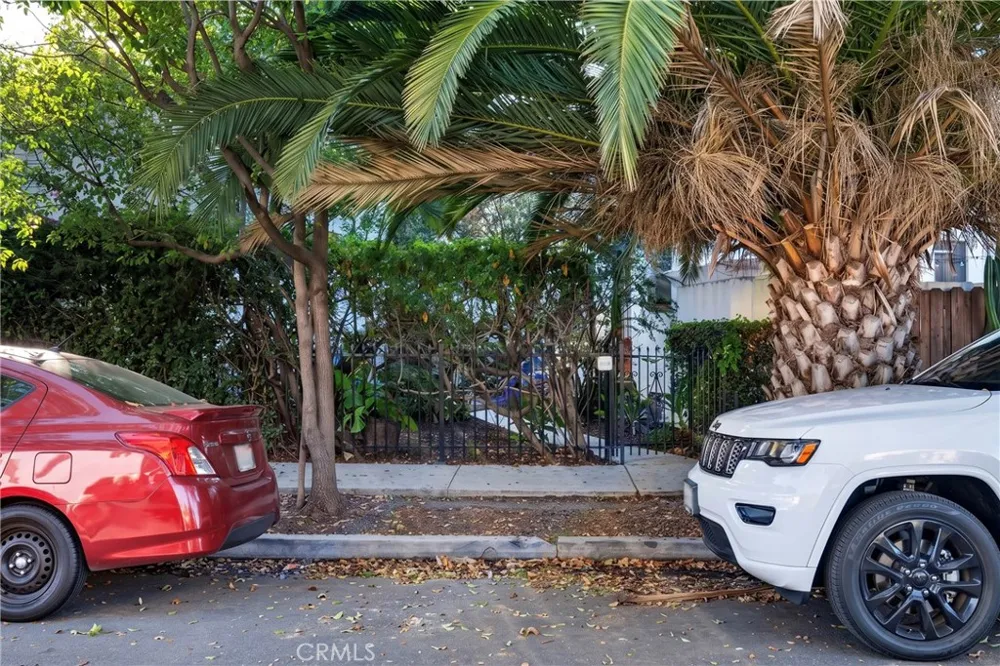 3311 S Durango Los Angeles, CA 90034