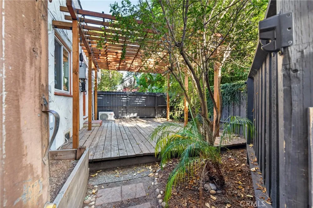 3311 S Durango Los Angeles, CA 90034