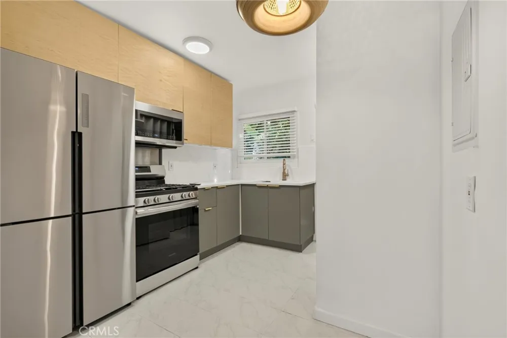 3311 S Durango Los Angeles, CA 90034