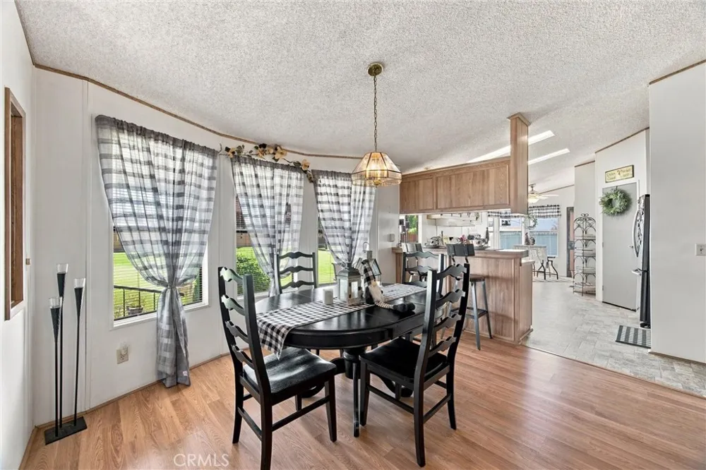 126 Set Bakersfield, CA 93308