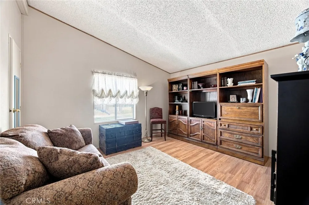 126 Set Bakersfield, CA 93308