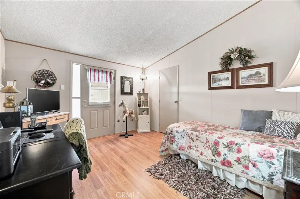 126 Set Bakersfield, CA 93308