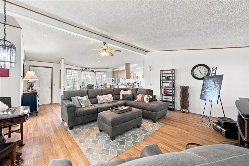126 Set Bakersfield, CA 93308