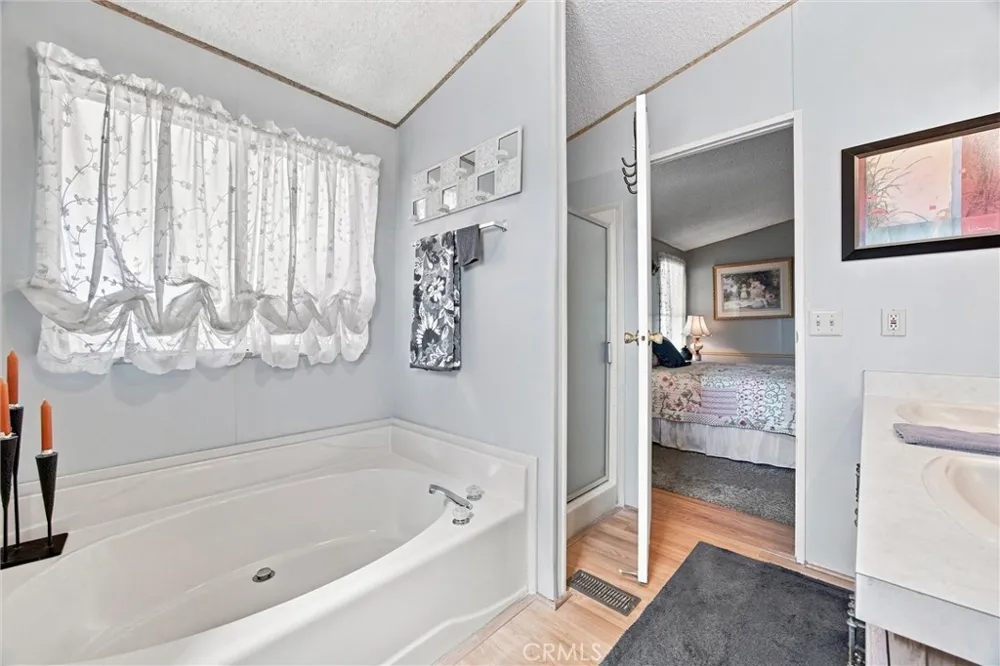 126 Set Bakersfield, CA 93308