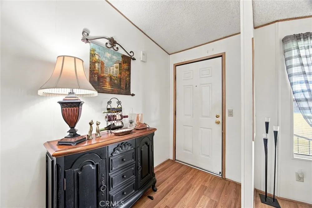 126 Set Bakersfield, CA 93308