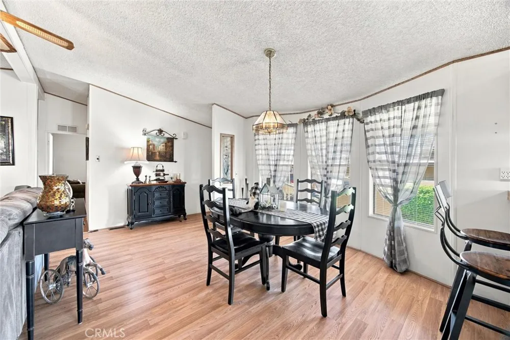 126 Set Bakersfield, CA 93308