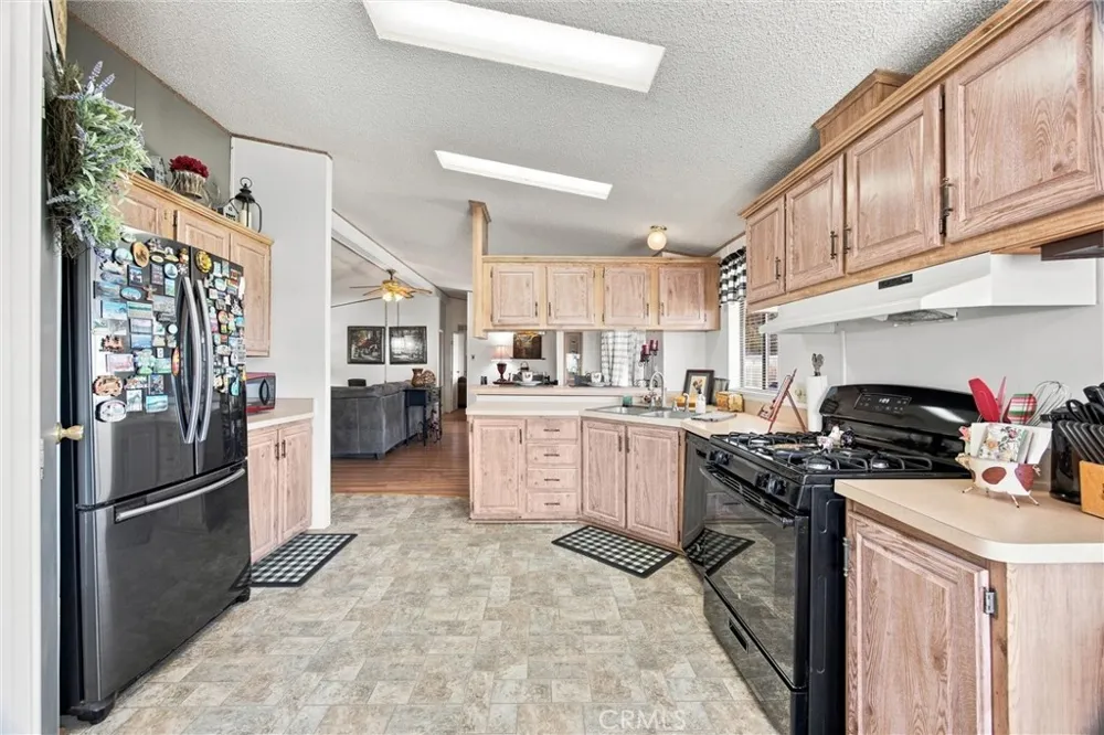 126 Set Bakersfield, CA 93308