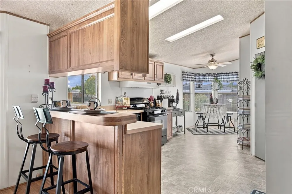 126 Set Bakersfield, CA 93308