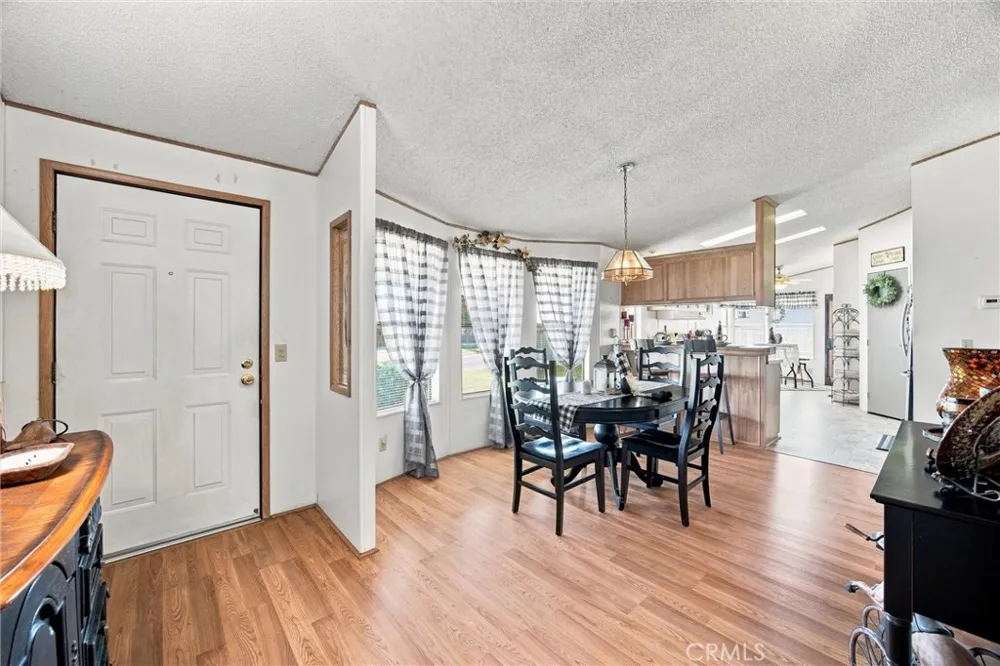 126 Set Bakersfield, CA 93308