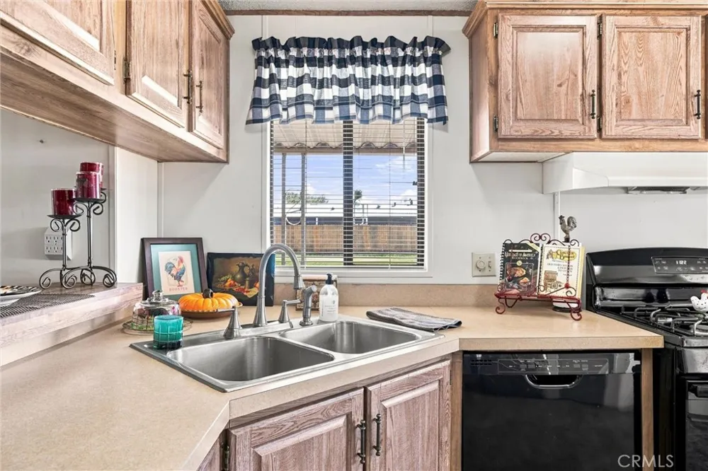 126 Set Bakersfield, CA 93308