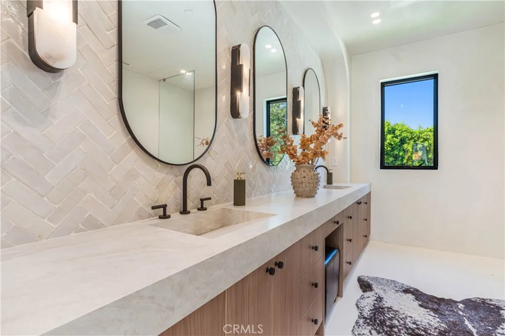 4759 Firmament Encino, CA 91436